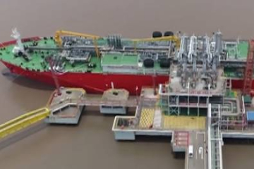 World's largest LNG refueling vessel completes loading at major Chinese port