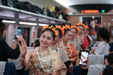 “一带一路”十周年与中国老挝合作国际论坛在老挝召开