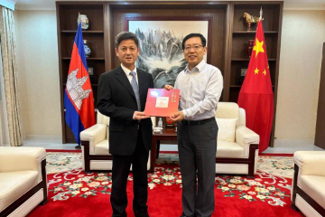 中国驻柬埔寨大使王文天会见援柬中医医疗队