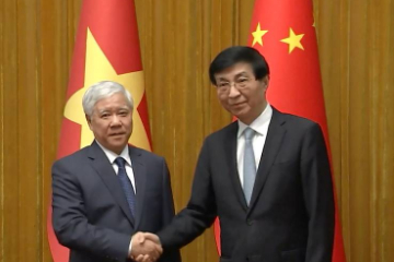 中共中央政治局常委、全国政协主席王沪宁会见越南祖国阵线中央委员会主席