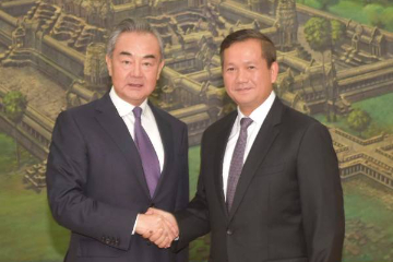 柬埔寨候任首相洪玛奈会见王毅