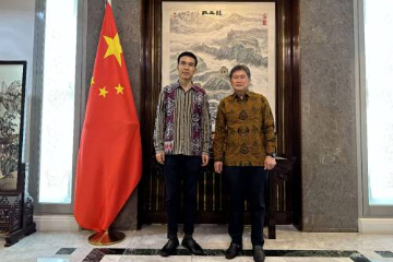 中国驻文莱大使肖建国会见东盟前秘书长林玉辉