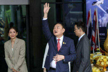 泰国前首相达信已提交申请文件 请求泰王赦免