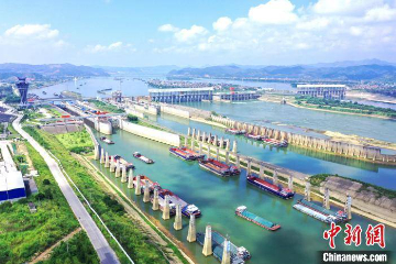广西长洲船闸8月过货量近2386万吨创单月历史新高