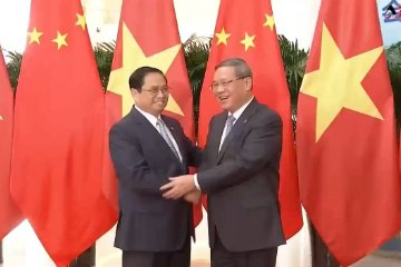 Chinese premier meets Vietnamese PM on bilateral ties