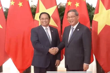 中国总理李强会见越南总理范明政