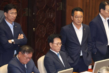 韩国最大在野党院内领导班子决定集体辞职