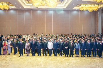 老挝多位高官出席庆祝中华人民共和国成立74周年招待会  