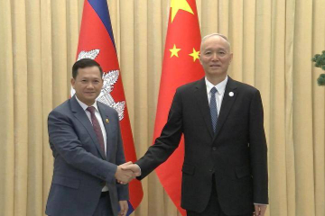 Senior CPC official meets Cambodian PM