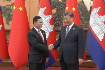 中国国家主席习近平会见柬埔寨首相洪玛奈