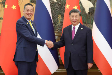 中国国家主席习近平会见泰国总理赛塔