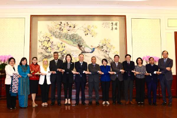 中国外交部部长助理农融会见东盟常驻代表委员会