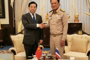 中国驻泰国大使会见泰国副总理兼内政部长阿努廷