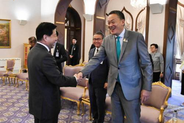 中国驻泰国大使韩志强拜会泰总理赛塔