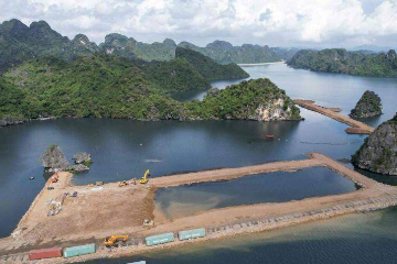 越南下龙湾附近建别墅酒店 民众强烈抗议