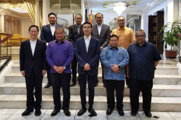 中国驻文莱大使肖建国会见文内政部负责人