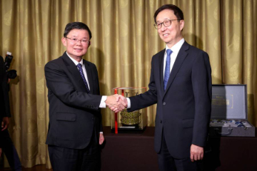 中国国家副主席韩正会见槟城州首席部长曹观友