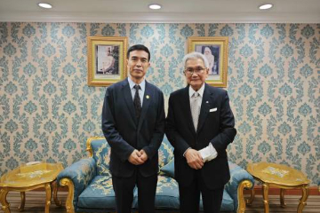 中国驻文莱大使拜会文莱苏丹特别顾问兼首相府部长伊萨