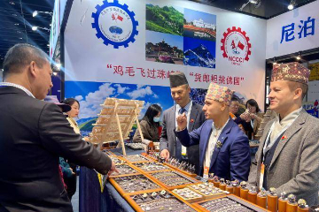 东南亚客商赴义乌参展觅商机：平台多多生意旺旺