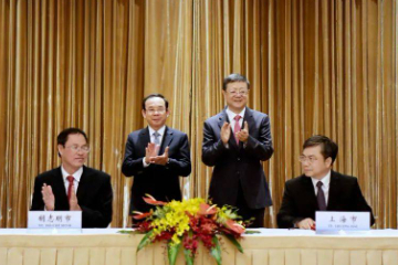 中国上海市委书记会见越南胡志明市市委书记 共同见证友好合作文件签署