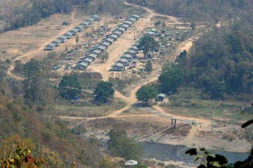 反政府武装扩大攻势 缅甸士兵逃入印度
