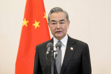 中国外长王毅就中美元首旧金山会晤向媒体介绍情况并答问