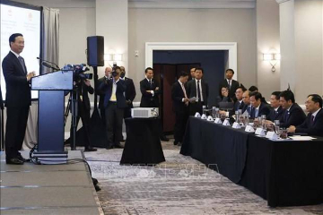 越南国家主席武文赏出席越美企业及地方圆桌座谈会
