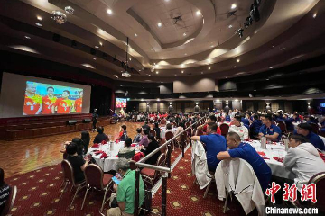 世界气排球锦标赛开幕典礼暨国际气排球发展6周年纪念晚会悉尼顺利举办