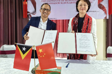 中国驻东帝汶大使访问东帝汶商学院