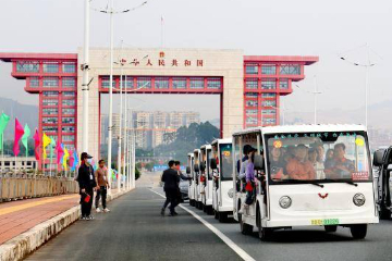 中国东兴—越南芒街口岸北仑河二桥客运功能启用