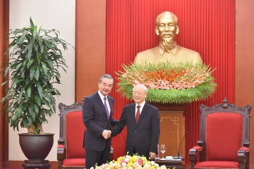 越共中央总书记阮富仲会见中国外长王毅