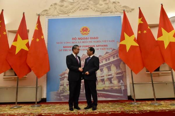 中国外长王毅会见越南外长裴青山 加快“南海行为准则”磋商