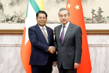 中国外长王毅会见缅甸副总理兼外长丹穗