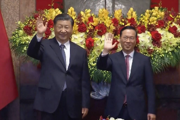 中国国家主席习近平同越南国家主席武文赏举行会谈