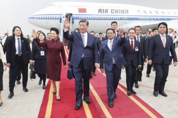 旋风式访问，习近平越南行中的“不寻常”