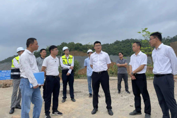 马士成到六堡镇调研特色镇项目建设
