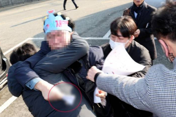 韩国最大在野党党首李在明遇袭 疑犯承认有谋杀意图