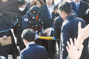 从朴正熙遇刺到李在明遇袭，韩国为什么频出政治暴力事件？