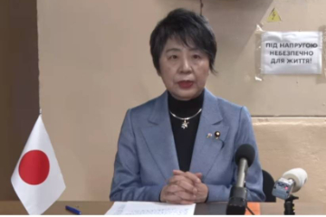 基辅拉响防空警报 访乌克兰的日本外相在地下室召开记者会