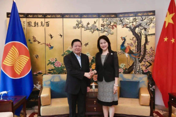 中国驻东盟大使侯艳琪与东盟秘书长高金洪工作交流
