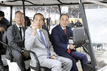 印度尼西亚总统参观了海防的VinFast工厂