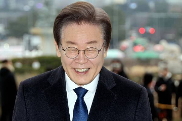 韩国最大在野党党首李在明重返党务首日 呼吁国民“审判尹锡悦政府”