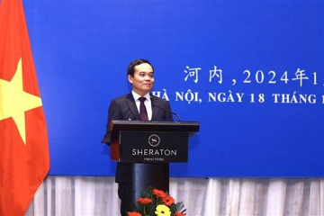 越南领导人重申坚定奉行一个中国政策
