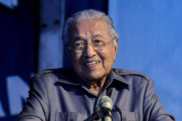 马来西亚前首相马哈蒂尔：警方把我当犯人 警方：依法行事