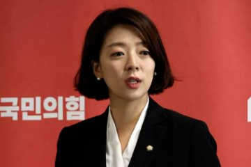 韩国国会女议员街头遇袭，李在明发声：决不能容忍任何政治恐袭