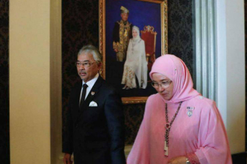 马来西亚卸任元首盼下届大选前“别再换政府”