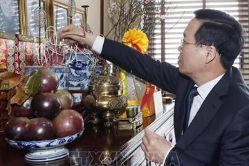 越南国家主席武文赏进香缅怀已故党和国家领导人 拜访原党和国家领导人