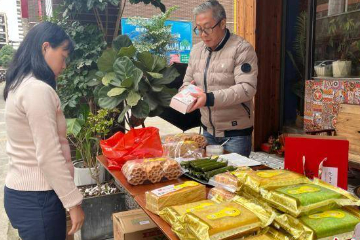 印尼侨眷南宁圆创业梦 手工糕点节前热销