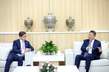 Australia Praises Cambodia on Her Effort to Attract Foreign Investment