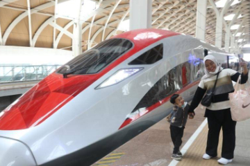 Jakarta-Bandung high-speed railway manages 1 million passengers